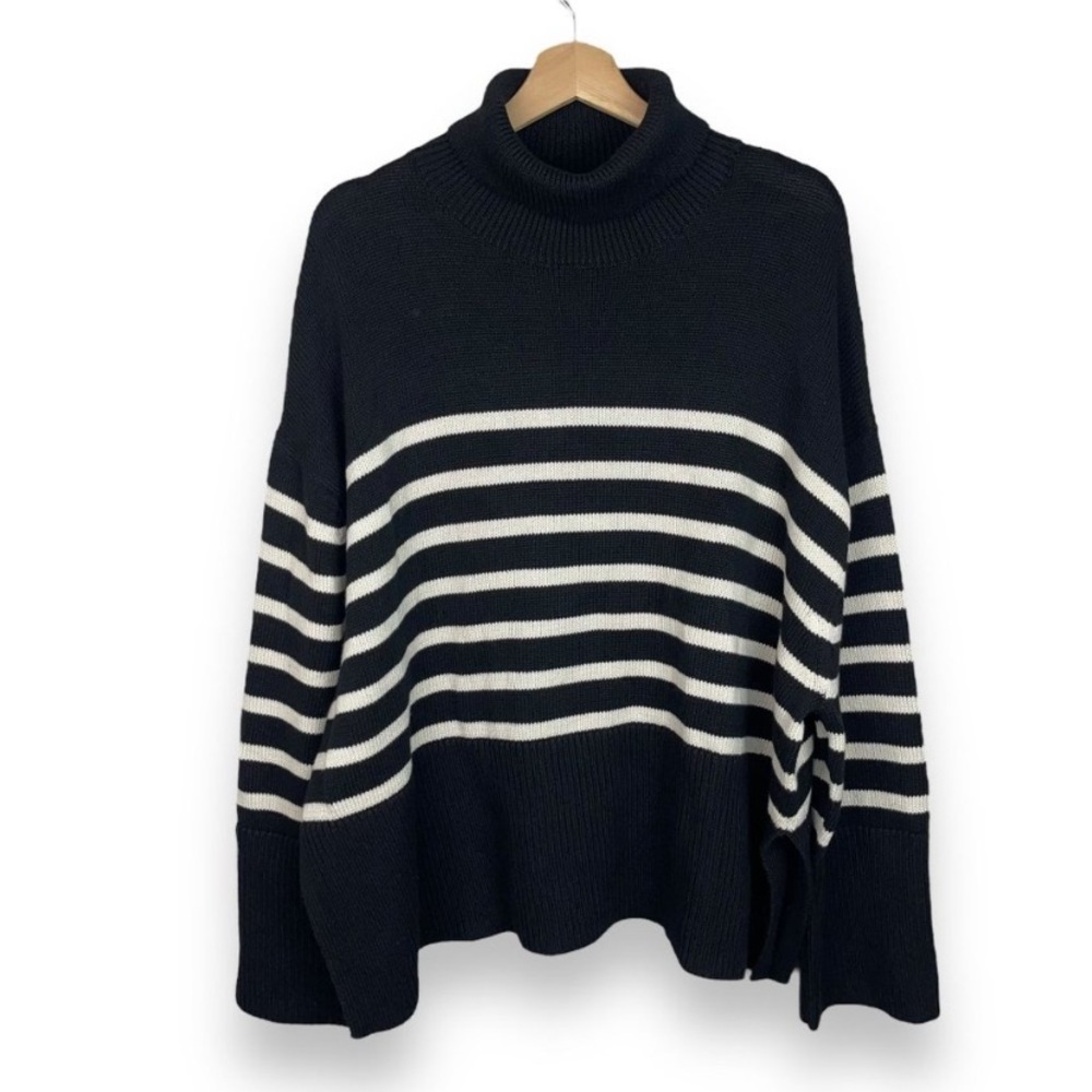 NWT-GAP XL-T Oversized Turtleneck Split Hem Sweater in Black with Cream Stripe